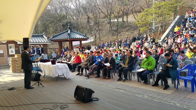 야외에서 드린 부활절 연합예배